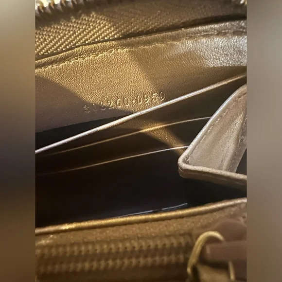 Gucci Metallic Microguccissima Zip Around Heart Wallet Pink - Picture 13 of 13